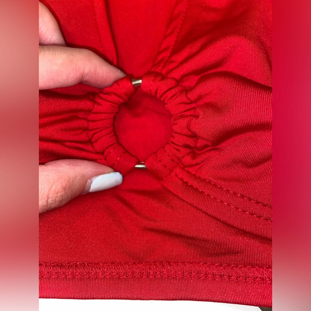 BUNDLE V-Neck Plunge Ring Crop Tops 🌹 - Picture 7 of 13